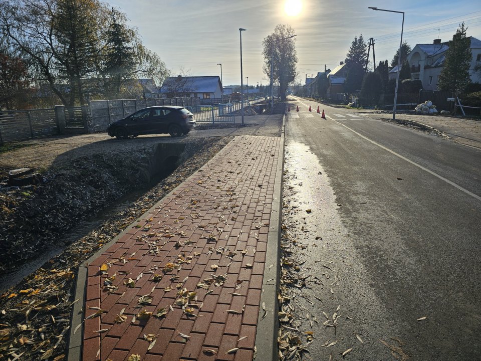 Budowa ciągu pieszo-rowerowego wzdłuż drogi wojewódzkiej nr 279 w miejscowości Leśniów Wielki i modernizacja oświetlenia drogowego na terenie gminy Zabór